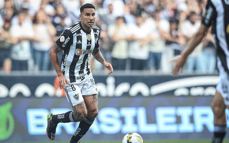 Atlético-MG corre risco de 'transfer ban' e precisa quitar dívida com o volante Jair e seu agente; entenda o caso
