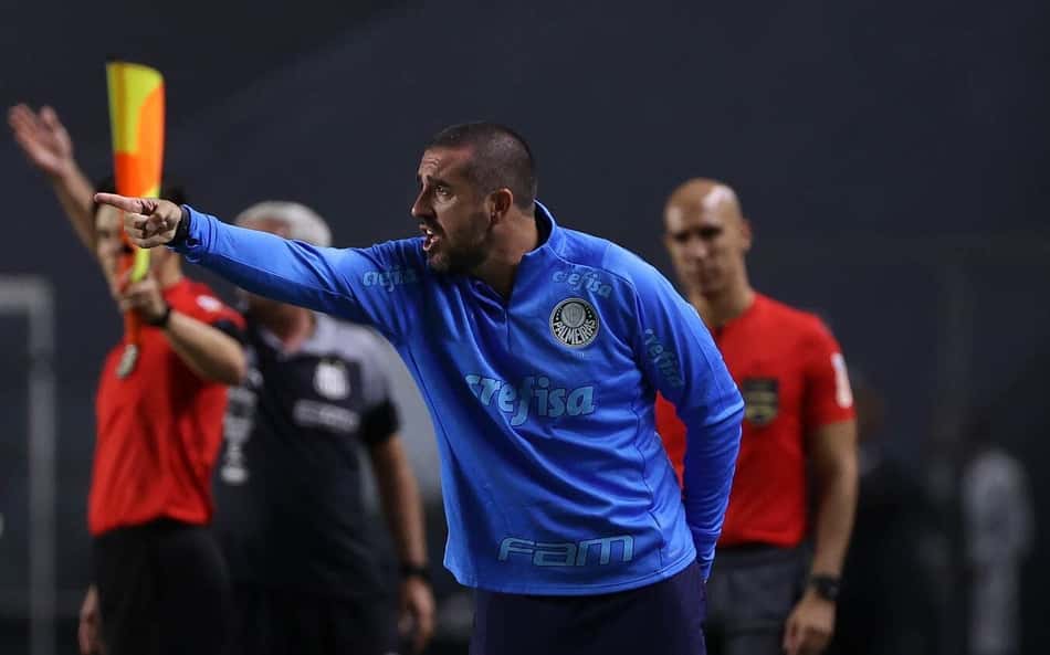 João Martins evita colocar atuação ruim do Palmeiras na conta do cansaço: 'Não conseguimos nos adaptar ao contexto do jogo'