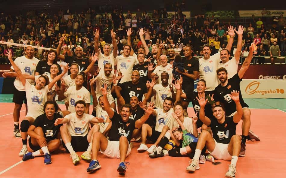 Reunindo craques do vôlei, ex-jogadores de futebol e personalidades, Jogo das Estrelas de Serginho acontece neste sábado