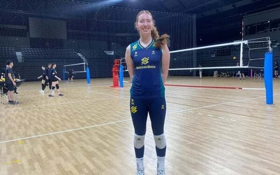 Com diploma na mão, Julia Bergmann busca sonho olímpico com a Seleção feminina