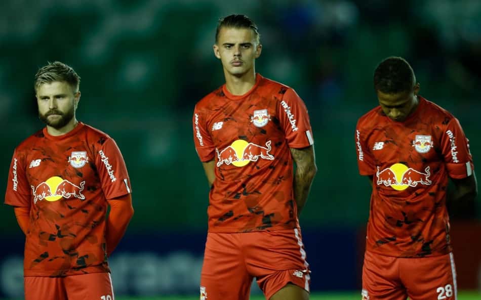 Luan Patrick volta a ser titular e comemora assistência pelo Bragantino