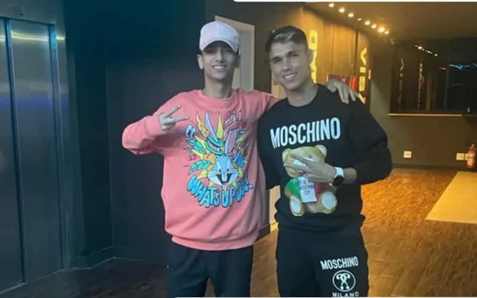 Reforço do Flamengo, Luiz Araújo comemora chegada ao clube com amigos nas redes sociais