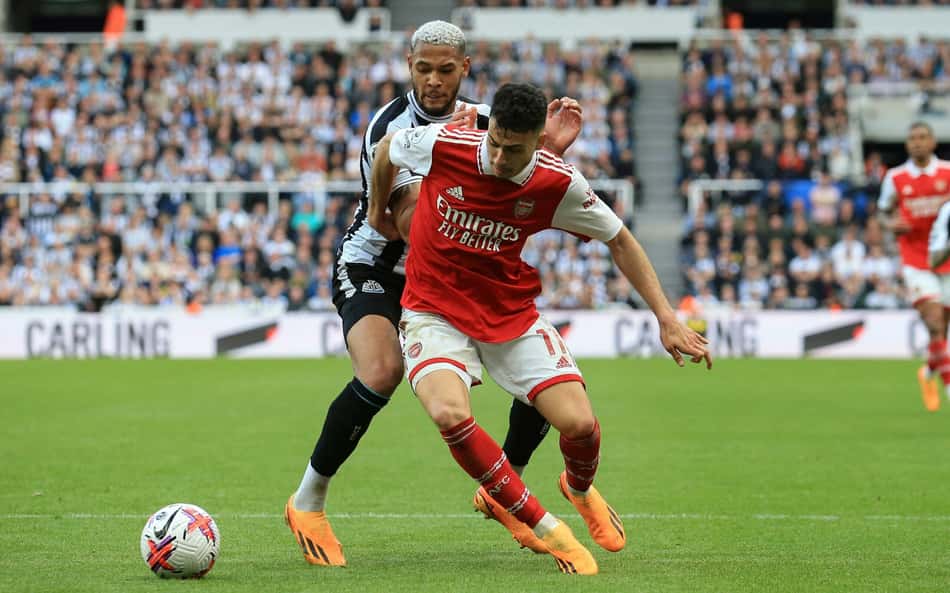 Martinelli brilha mais uma vez pelo Arsenal e é exaltado na web: 'Jogando muita bola'