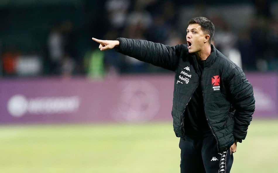 Vasco tem novidades para duelo com o Santos; veja os relacionados