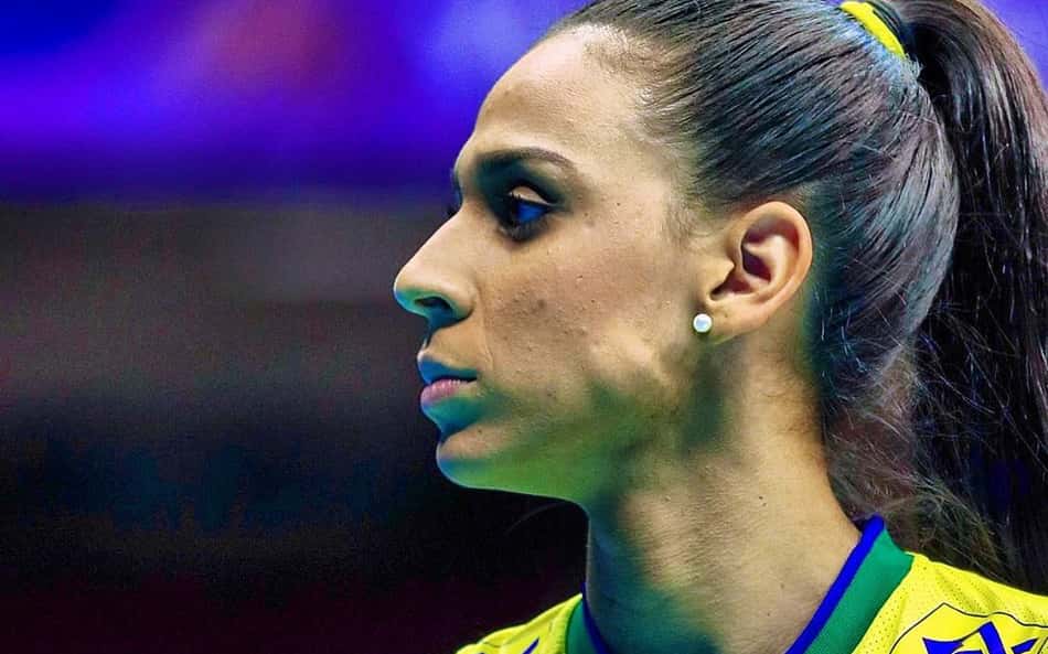 Grandes clubes, passagem pela Europa e Seleção: a carreira de Paula Borgo, jogadora de vôlei que morreu vítima de câncer
