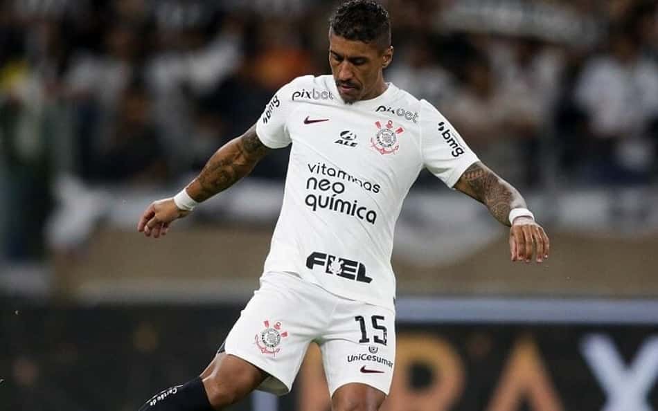 Paulinho lamenta derrota do Corinthians na Copa do Brasil, mas mantém esperança para o jogo de volta: 'Difícil reverter, mas é futebol'
