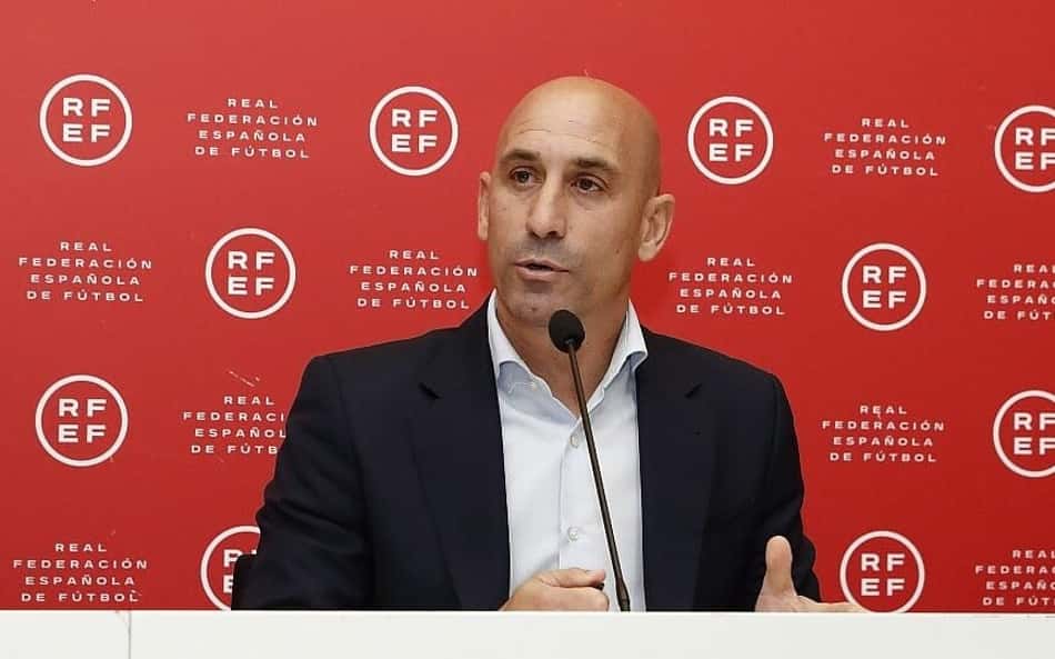 Presidente da Federação Espanhola critica postura de Javier Tebas no caso de racismo a Vini Jr: 'Irresponsável'