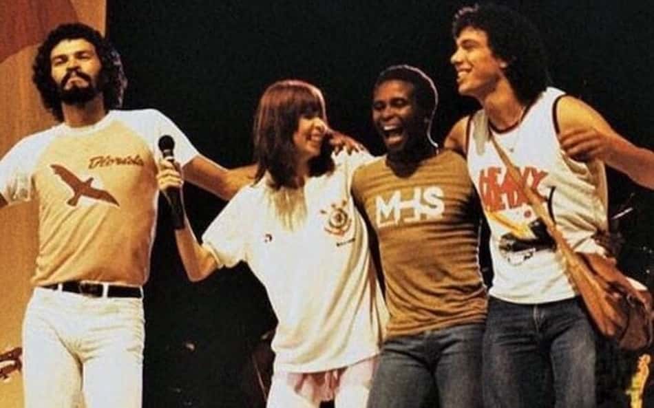 VÍDEO: Corinthians divulga imagens de Rita Lee no palco com Casagrande e Sócrates