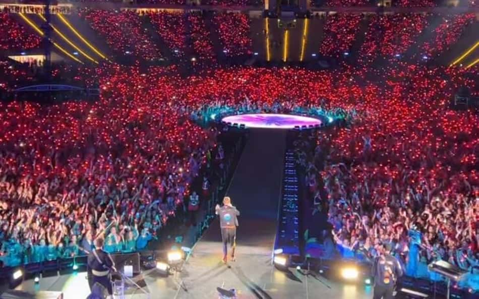 Lewandowski curte show do Coldplay, em Barcelona; veja vídeos