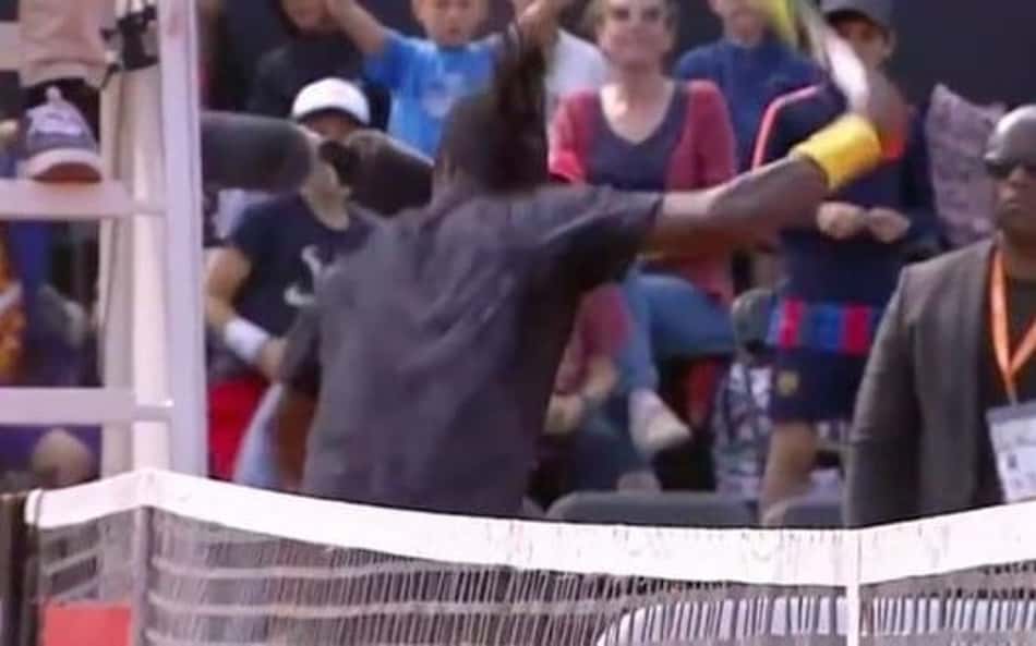 Fúria! Sueco arrebenta a raquete na cadeira do árbitro e é desclassificado em Lyon