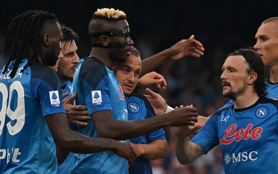 Na partida de entrega da taça do Scudetto, Napoli encerra temporada com vitória sobre a Sampdoria