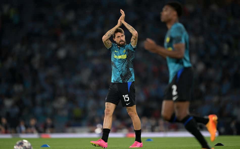 Zagueiro da Inter de Milão e finalista da Champions League, Acerbi revela luta contra o câncer: 'Vivo sem medo'