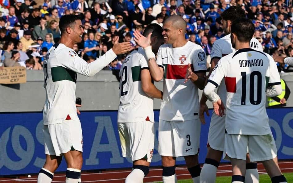 No jogo 200 de Cristiano Ronaldo, Portugal vence Islândia e mantém liderança nas Eliminatórias da Euro