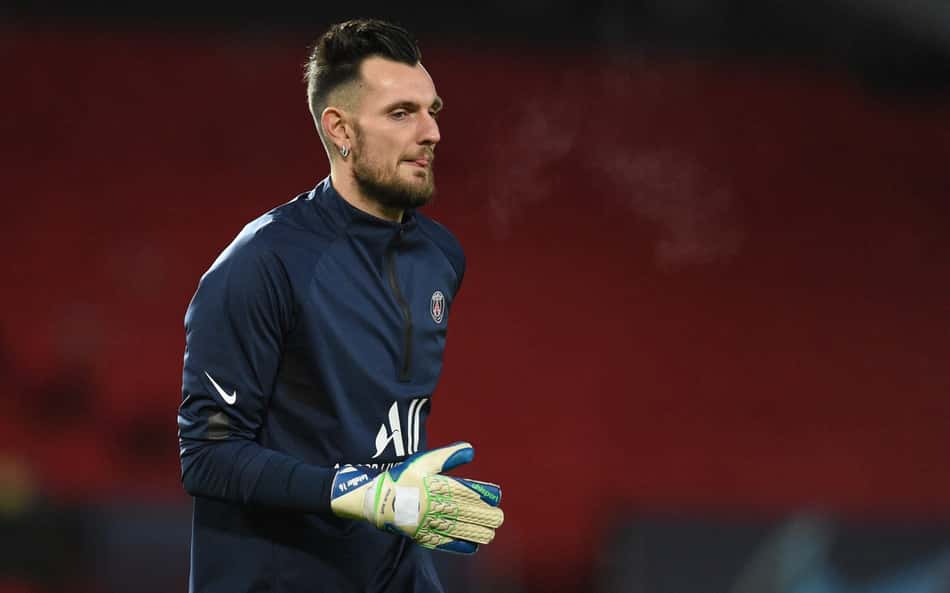 Sergio Rico, goleiro do PSG envolvido em acidente com cavalo, é liberado do estado de sedação