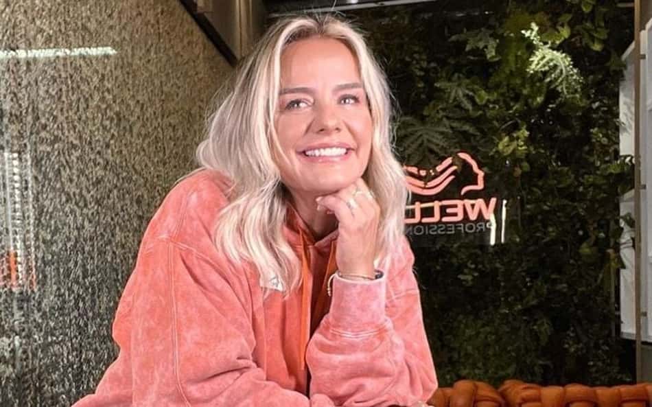 Milene Domingues posta foto com namorado, ex-jogador de futebol, em data especial