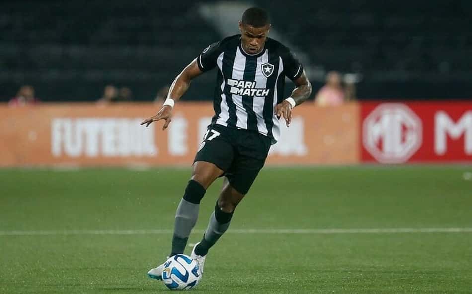Júnior Santos, do Botafogo, alcança marca expressiva neste início de Brasileirão