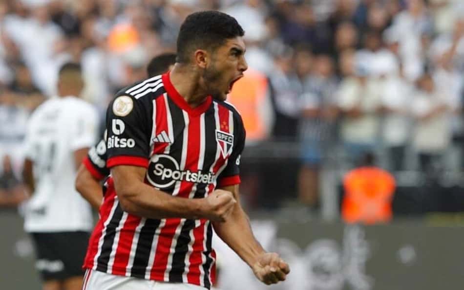 Michel Araujo é suspenso por críticas a árbitro em clássico entre Corinthians e São Paulo