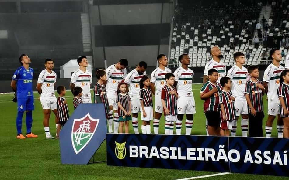 Torcedores do Fluminense perdem a paciência com titular: 'Sempre entrega'