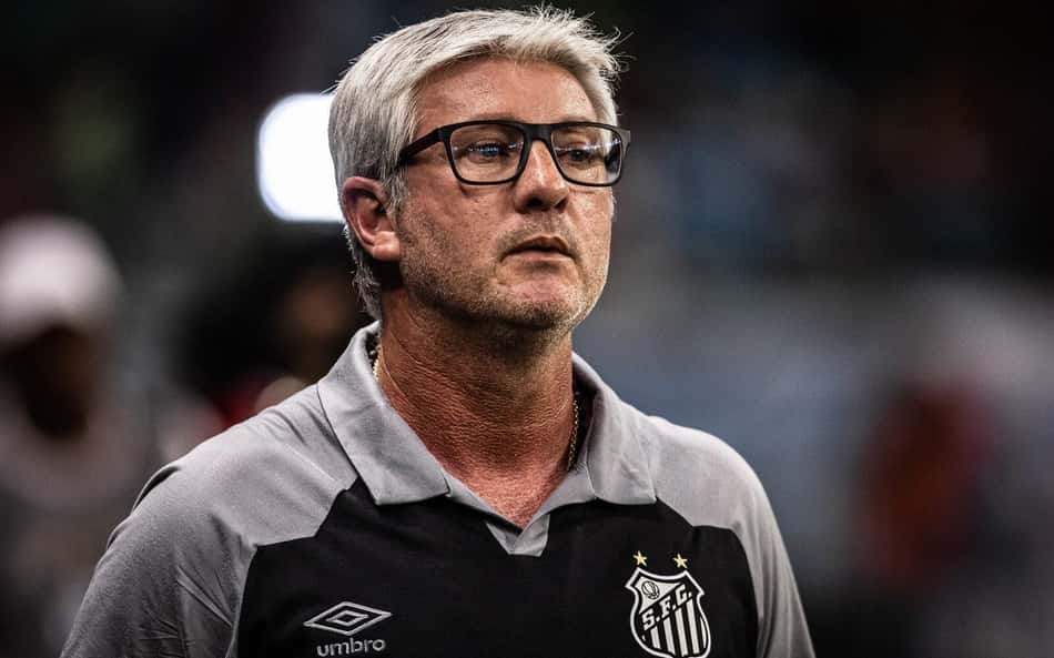 Odair Helmann desperta ira de torcedores do Santos na web: 'Não tenta nada'