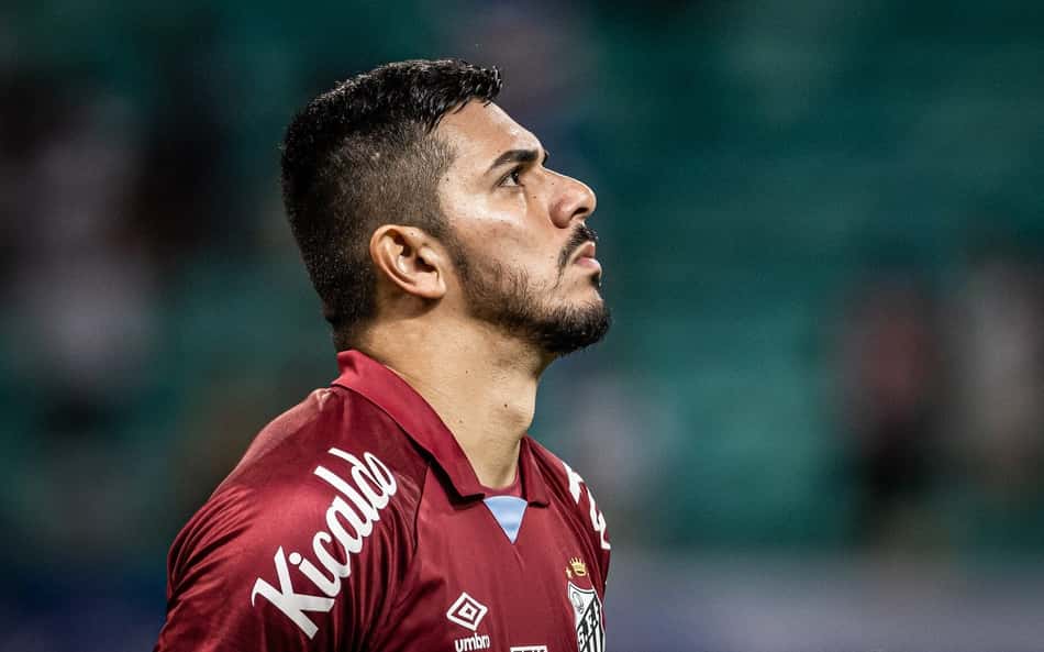 Diante do caos na Vila Belmiro, João Paulo classifica derrota do Santos como 'mancha na história do clube'