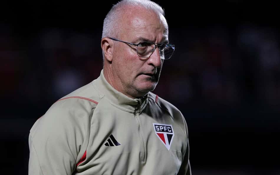 Dorival lamenta sofrimento do São Paulo nas bolas paradas contra o Sport, mas pondera: 'O alívio pela classificação é um fato'