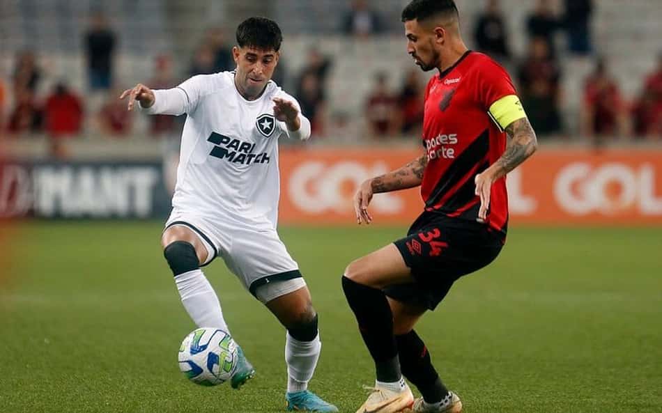 ANÁLISE: Botafogo mostra pouco repertório na Arena da Baixada, mas segue sendo um time difícil de ser batido