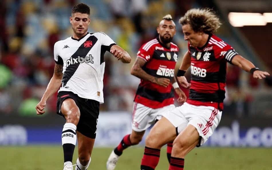 Pedro Raul completa um mês sem gol pelo Vasco, mas média é semelhante de quando foi vice-artilheiro do Brasileirão