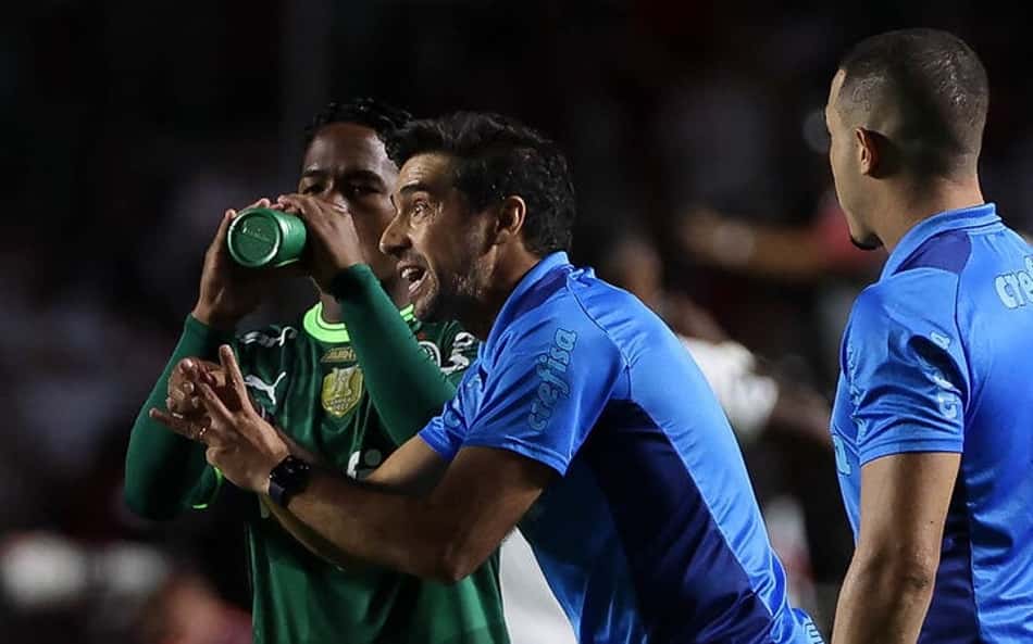 Quem entra? Palmeiras pode ter 'briga' em duas posições com prováveis ausências dos convocados