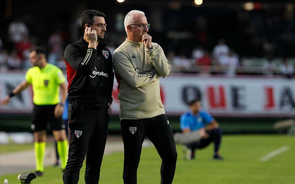 'Não faço questão que cheguem, mas que não saiam', diz Dorival sobre janela de transferências no São Paulo