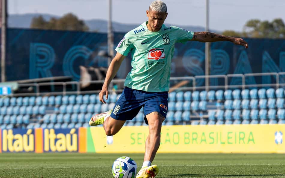 Comentarista detona Richarlison após amistoso da Seleção Brasileira: 'Meia boca para Brasil e Europa'