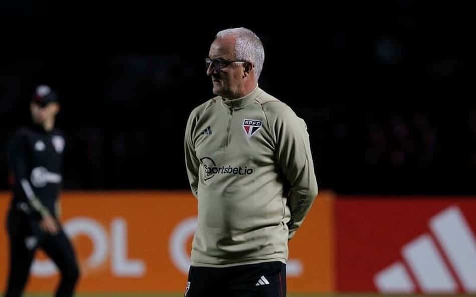 ANÁLISE: apagado em campo e iluminado nos ajustes, correções de Dorival Júnior fazem efeito em vitória do São Paulo