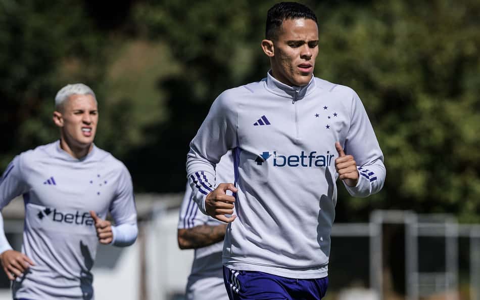 Cruzeiro perde dois meio-campistas para encarar o Internacional