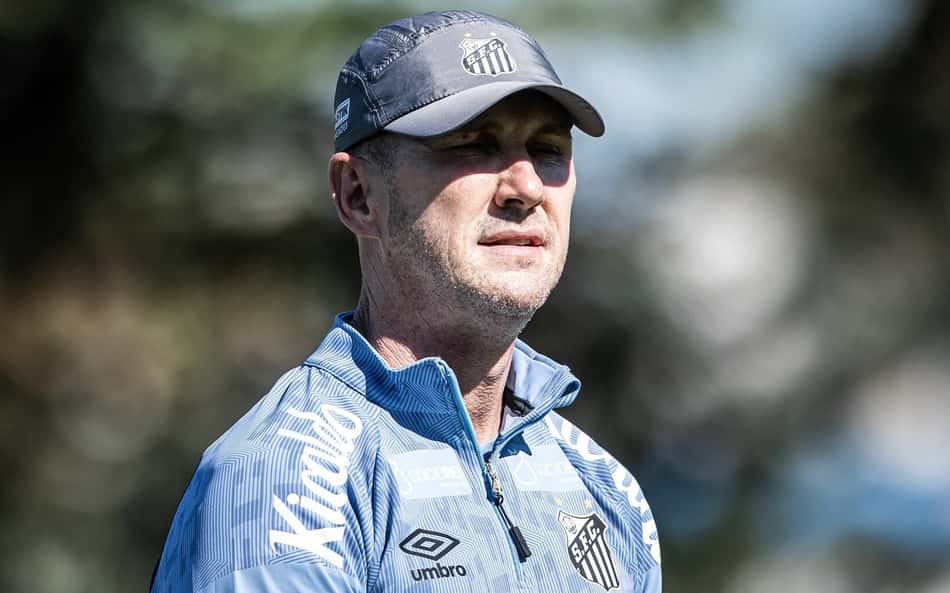 Paulo Turra declara 'estado de urgência' no Santos e revela recado ao elenco após afastamentos