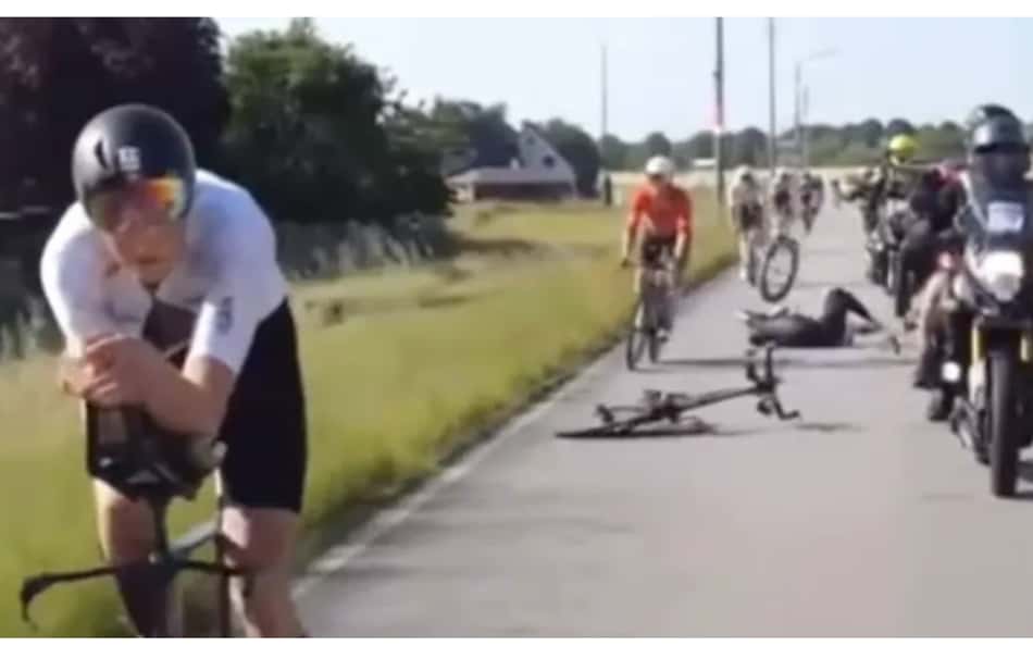 Acidente mata motorista de moto em prova do Ironman, em Hamburgo