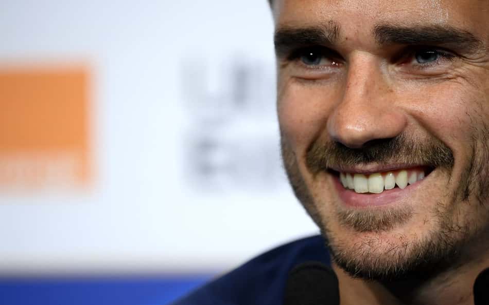 Griezmann inova com 'cabelo de emojis'; veja