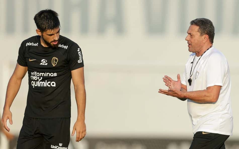 Corinthians se reapresenta após vitória no clássico, e Luxemburgo vive dilema na lateral