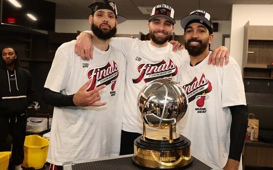 E o Charlotte Hornets, que dispensou Caleb Martin para ficar com o irmão gêmeo dele?