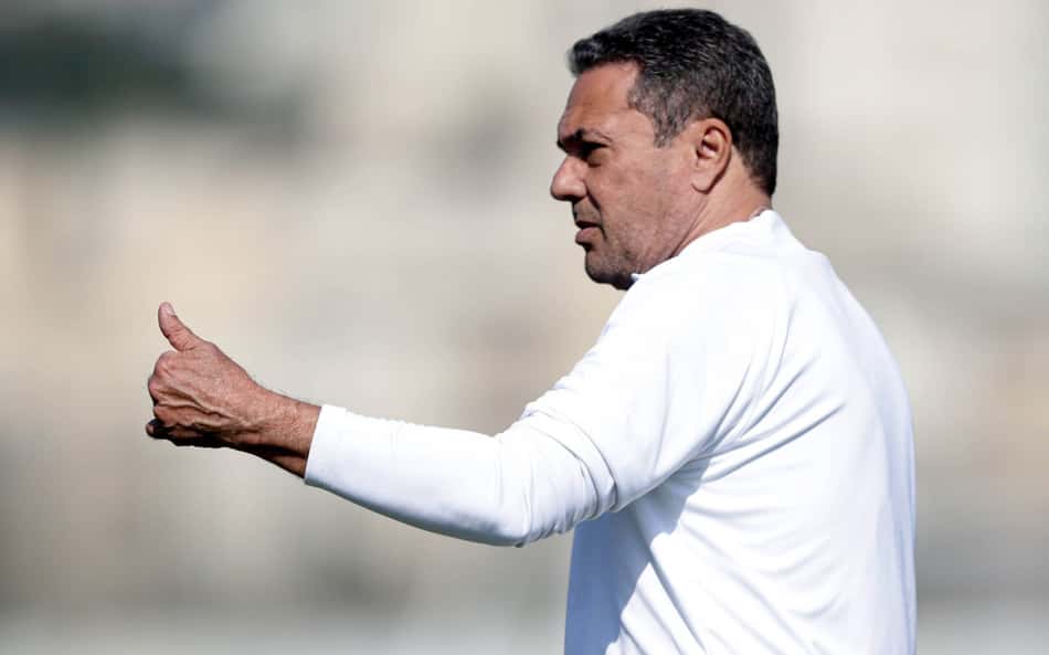 Sem tempo para trégua e 'matando um leão por jogo', Luxemburgo conquista paz no Corinthians