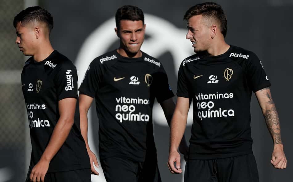 Luxemburgo 'abraça' a base e não relaciona titulares do Corinthians para duelo na Libertadores