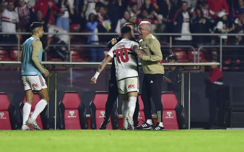 Luciano destaca paciência do São Paulo em virada sobre o Athletico-PR: 'Vitória gigante'