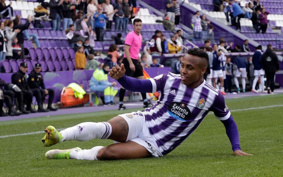 Cruzeiro se aproxima de acerto com atacante Paulo Vitor, do Real Valladolid-ESP