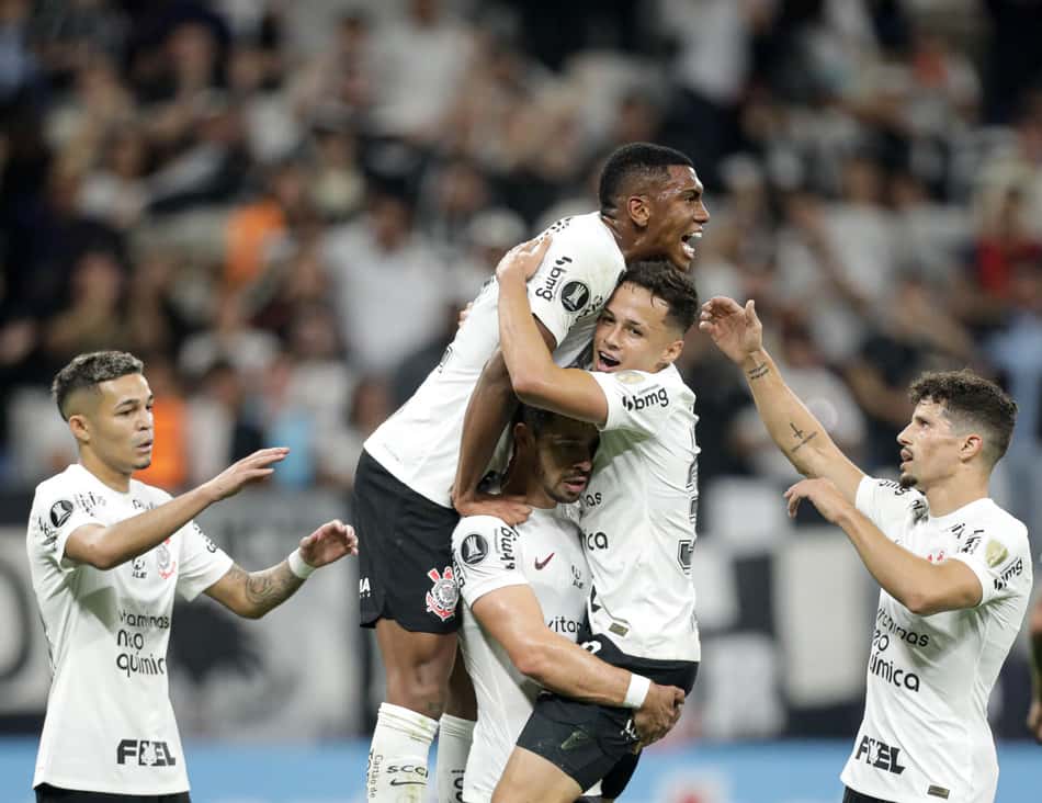 Felipe-Augusto-Adson-Matheus-Araujo-Giuliano-Corinthians