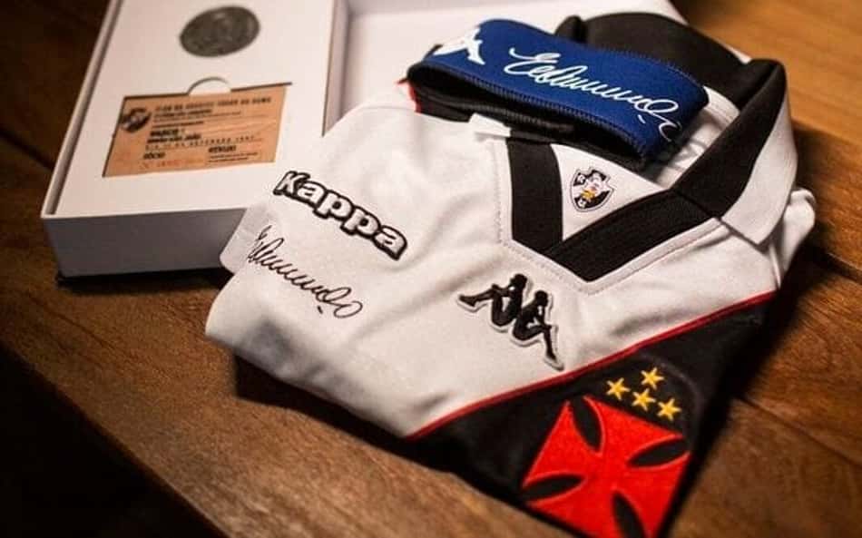 Lojista do Vasco critica a falta de exclusividade sobre a venda do Kit Edmundo 1997: 'A gente só serve para roer o osso'