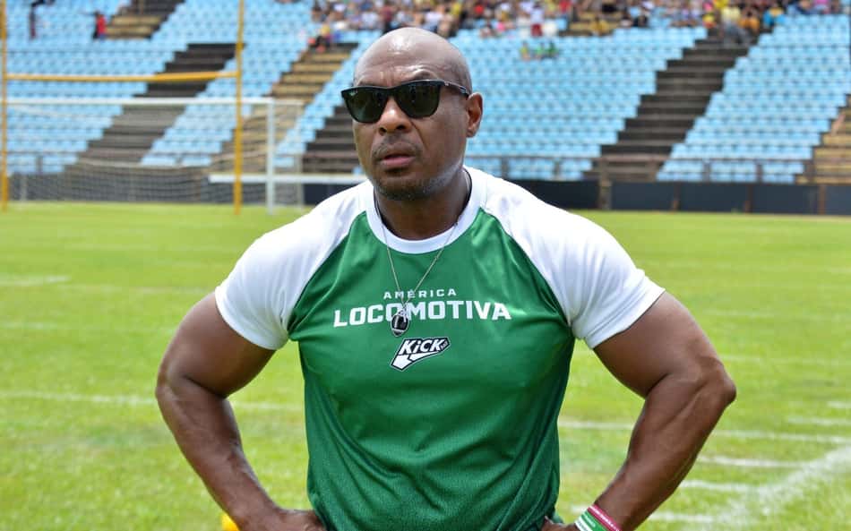 Malik Hoskins, técnico do Locomotiva, vê Galo FA favorito no Minas Bowl, mas destaca: 'não vamos recuar'