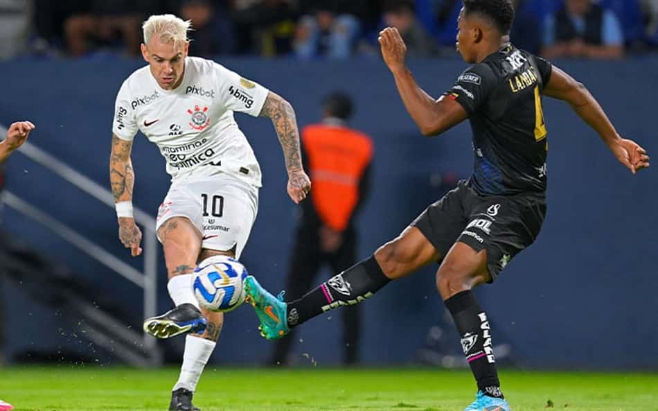 Jornalista detona atuação do Corinthians após eliminação na Libertadores: 'Ridícula'