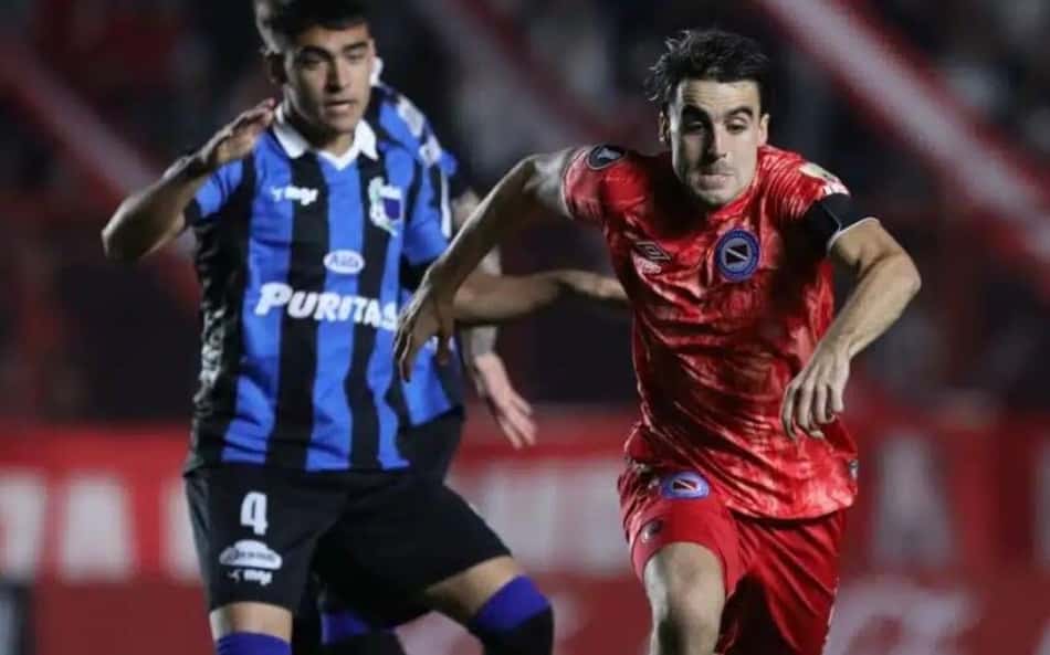 Libertadores: Pelo grupo do Corinthians, Argentinos Jrs vence Liverpool e avança