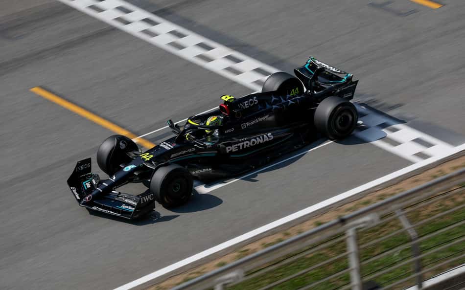 F1: Mercado aguarda decisão de Lewis Hamilton para decidir 'dança das cadeiras' entre pilotos