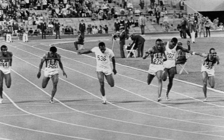 Morre Jim Hines, recordista mundial dos 100m rasos, aos 76 anos