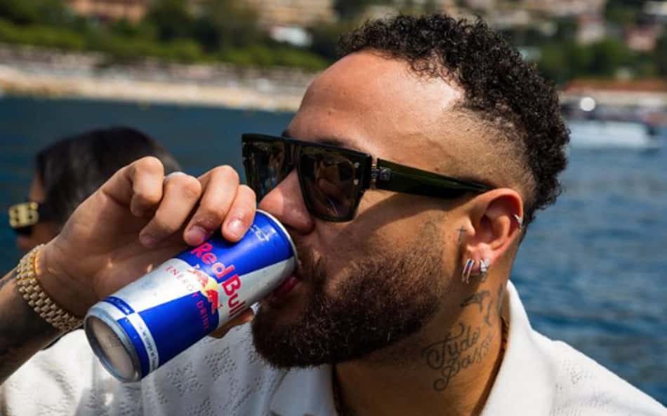 Após ser exposto por influencers, Neymar posta ironia nas redes sociais e gera memes; confira
