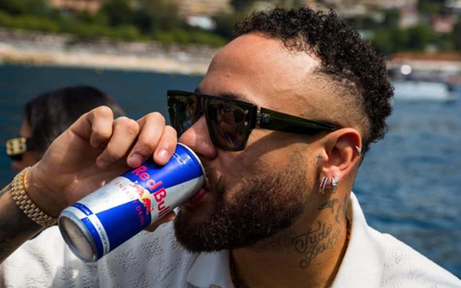 Influenciadora que expôs conversa com Neymar se explica após receber críticas